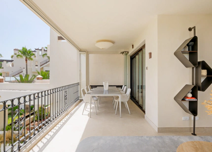FULLY RENOVATED APARTMENT WITH PANORAMIC VIEWS AND CONTEMPORARY DESIGN