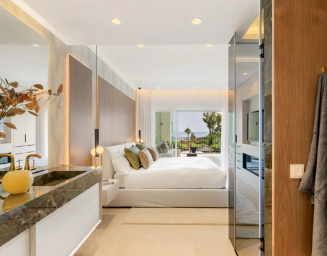 Apartment for sale in Bahía del Velerín, Estepona East