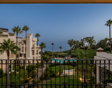 Apartment for sale in Bahía del Velerín, Estepona East