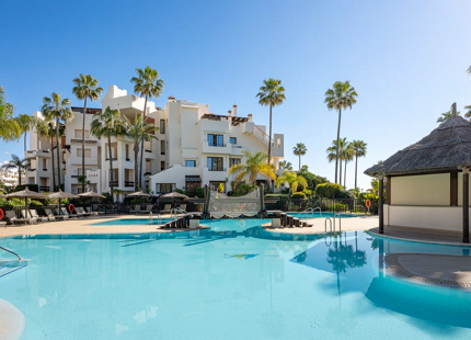 FULLY RENOVATED APARTMENT WITH PANORAMIC VIEWS AND CONTEMPORARY DESIGN
