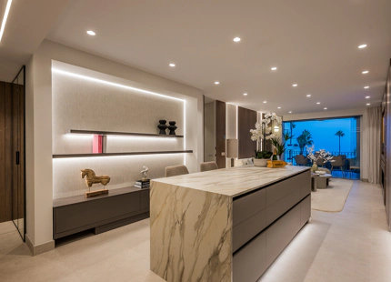 FULLY RENOVATED APARTMENT WITH PANORAMIC VIEWS AND CONTEMPORARY DESIGN