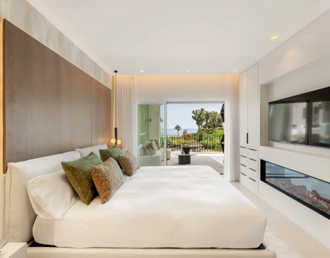 Apartment for sale in Bahía del Velerín, Estepona East