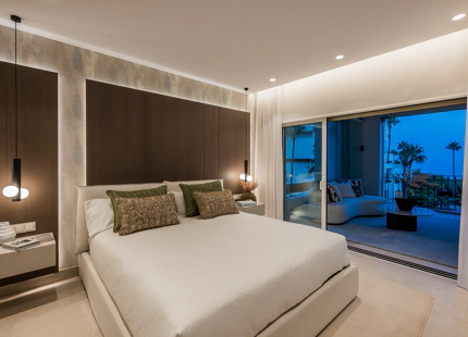 FULLY RENOVATED APARTMENT WITH PANORAMIC VIEWS AND CONTEMPORARY DESIGN