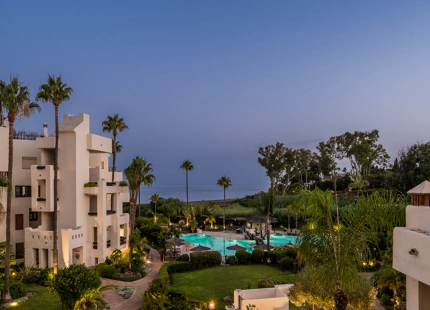 FULLY RENOVATED APARTMENT WITH PANORAMIC VIEWS AND CONTEMPORARY DESIGN