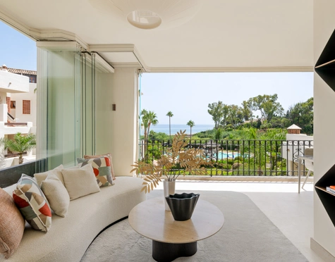 Apartment for sale in Bahía del Velerín, Estepona East