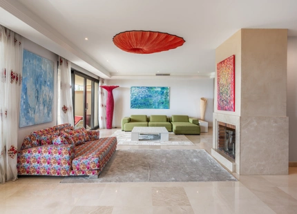 LUXURIOUS BEACHFRONT APARTMENT WITH PANORAMIC VIEWS IN LAGUNA DE BANÚS