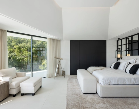 Villa for sale in El Madroñal, Benahavis