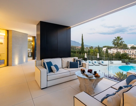 Villa for sale in El Madroñal, Benahavis