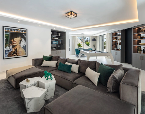 Villa for sale in El Madroñal, Benahavis