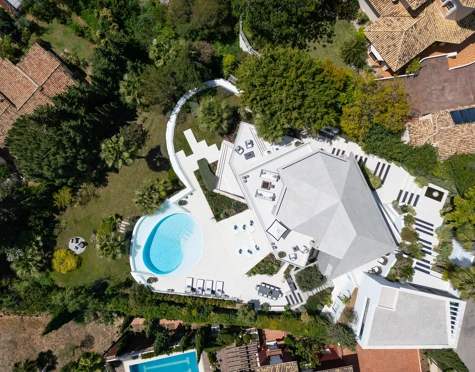 Villa for sale in El Madroñal, Benahavis