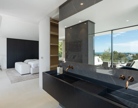 Villa for sale in El Madroñal, Benahavis