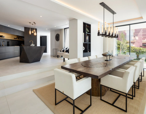 Villa for sale in El Madroñal, Benahavis