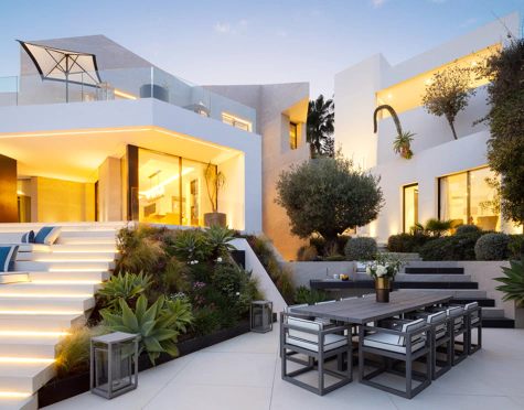 Villa for sale in El Madroñal, Benahavis