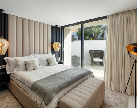 Villa for sale in El Madroñal, Benahavis
