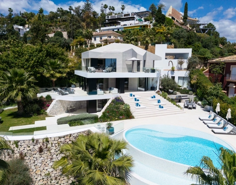 Villa for sale in El Madroñal, Benahavis