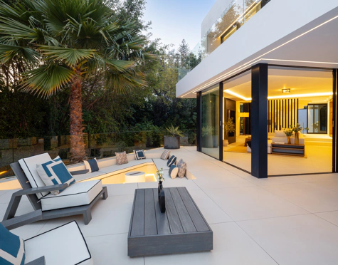 Villa for sale in El Madroñal, Benahavis