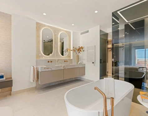Ático en venta en Bahía del Velerín, Estepona East