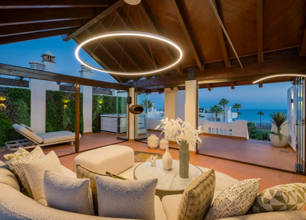 ÁTICO TOTALMENTE RENOVADO CON VISTAS FRONTALES AL MAR EN BAHÍA DEL VELERÍN