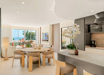 ÁTICO TOTALMENTE RENOVADO CON VISTAS FRONTALES AL MAR EN BAHÍA DEL VELERÍN