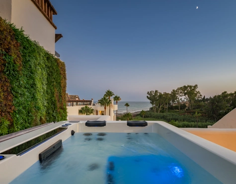Ático en venta en Bahía del Velerín, Estepona East
