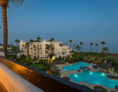 Ático en venta en Bahía del Velerín, Estepona East