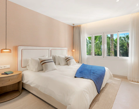 Ático en venta en Bahía del Velerín, Estepona East