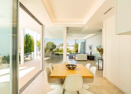 VILLA DE LUJO CONTEMPORÁNEA EN VENTA EN VALDEOLLETAS, MARBELLA