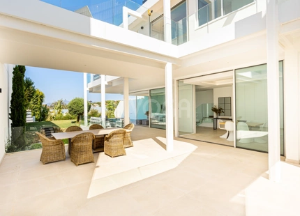 VILLA DE LUJO CONTEMPORÁNEA EN VENTA EN VALDEOLLETAS, MARBELLA