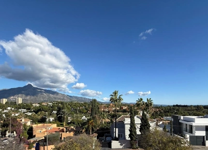 Encantador apartamento en Nueva Andalucía cerca de Puerto Banús