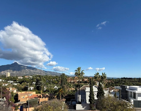 Charming apartment in Nueva Andalucía near Puerto Banús