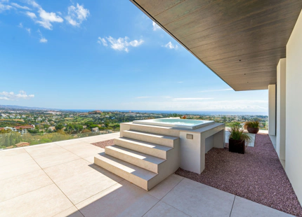 ARCHITECTURAL MASTERPIECE WITH PANORAMIC VIEWS IN EL HERROJO ALTO