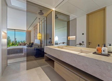 ARCHITECTURAL MASTERPIECE WITH PANORAMIC VIEWS IN EL HERROJO ALTO