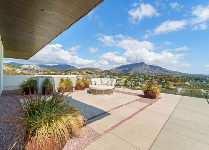 ARCHITECTURAL MASTERPIECE WITH PANORAMIC VIEWS IN EL HERROJO ALTO