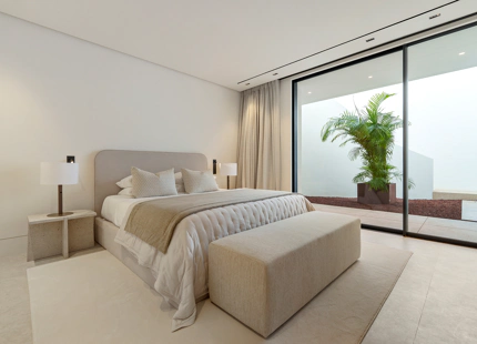 ARCHITECTURAL MASTERPIECE WITH PANORAMIC VIEWS IN EL HERROJO ALTO