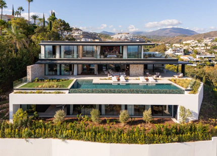 ARCHITECTURAL MASTERPIECE WITH PANORAMIC VIEWS IN EL HERROJO ALTO