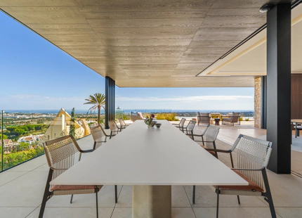 ARCHITECTURAL MASTERPIECE WITH PANORAMIC VIEWS IN EL HERROJO ALTO