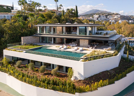 ARCHITECTURAL MASTERPIECE WITH PANORAMIC VIEWS IN EL HERROJO ALTO