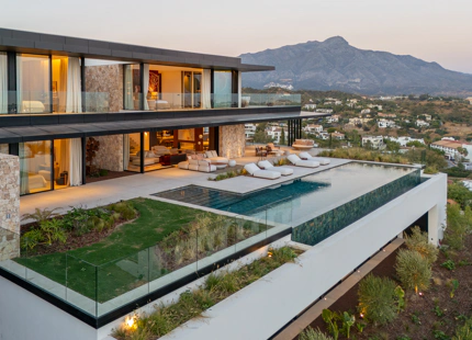 ARCHITECTURAL MASTERPIECE WITH PANORAMIC VIEWS IN EL HERROJO ALTO
