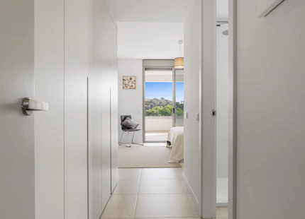 ÁTICO A ESTRENAR CON SPA EN VENTA EN SELWO, ESTEPONA