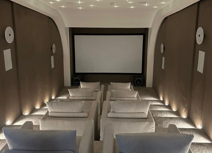 ÁTICO A ESTRENAR CON SPA EN VENTA EN SELWO, ESTEPONA