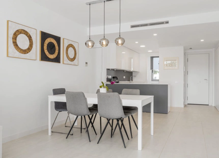 ÁTICO A ESTRENAR CON SPA EN VENTA EN SELWO, ESTEPONA
