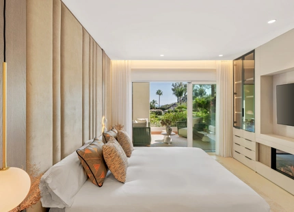 APARTAMENTO DE LUJO FRENTE AL MAR EN VENTA EN BAHÍA DEL VELERÍN, ESTEPONA ESTE