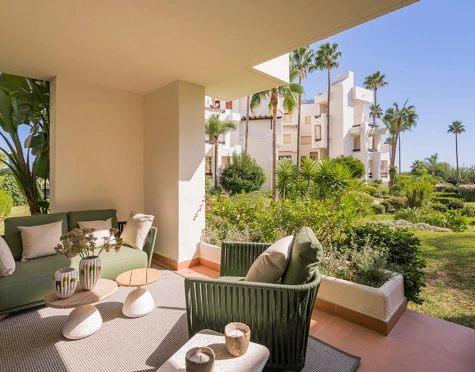 Ground Floor Apartment for sale in Bahía del Velerín, Estepona East