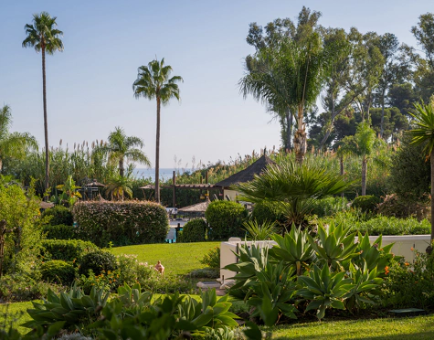 Ground Floor Apartment for sale in Bahía del Velerín, Estepona East