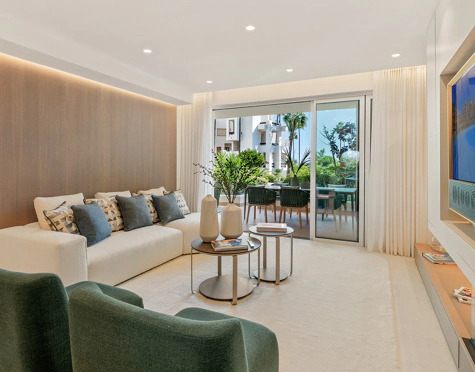 Ground Floor Apartment for sale in Bahía del Velerín, Estepona East