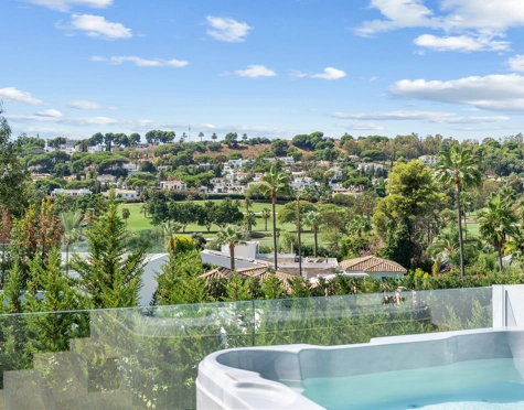 Villa en venta en Nueva Andalucia, Marbella