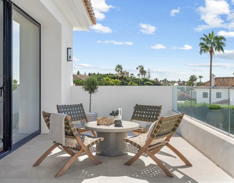 Villa en venta en Nueva Andalucia, Marbella