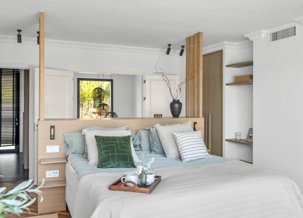 ELEGANT FAMILY VILLA WITH MODERN UPGRADES AND GOLF VIEWS IN NUEVA ANDALUCÍA