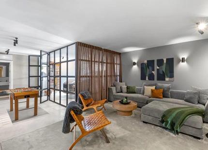 ELEGANT FAMILY VILLA WITH MODERN UPGRADES AND GOLF VIEWS IN NUEVA ANDALUCÍA