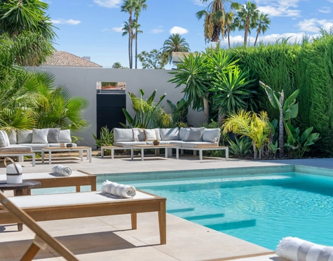 Villa en venta en Nueva Andalucia, Marbella